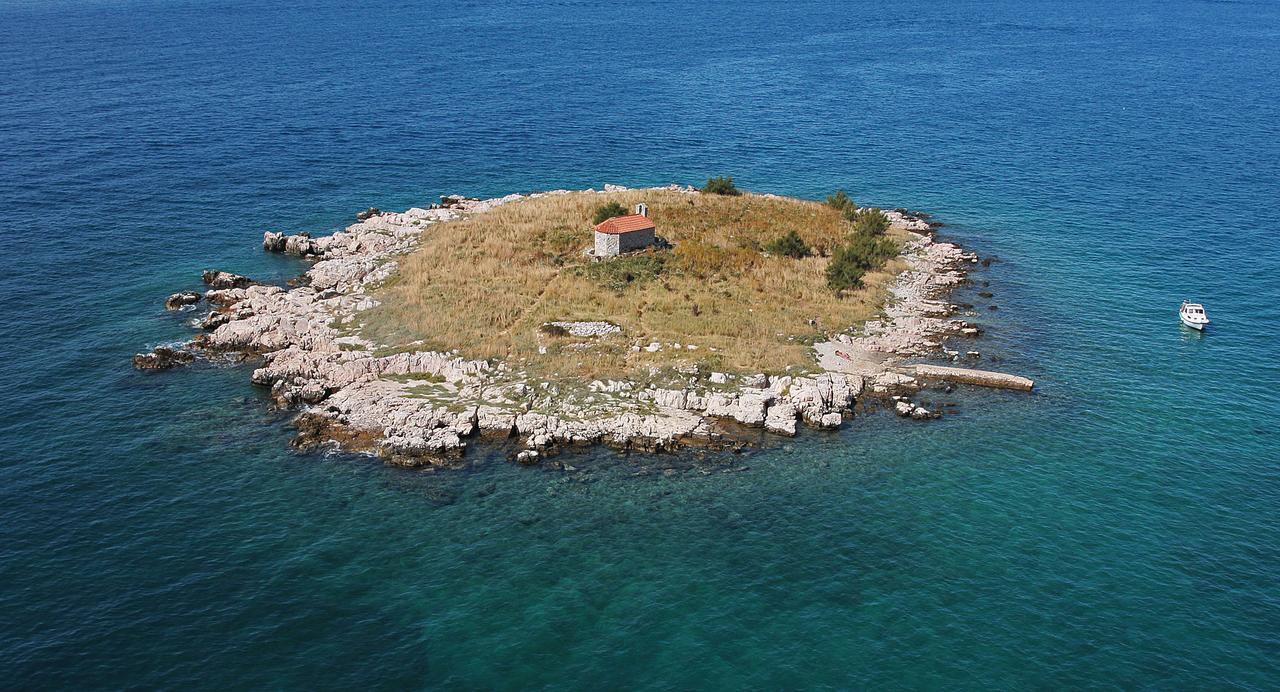 Apartament Barica *